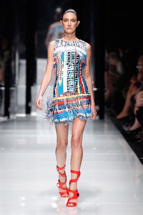 versace 2011 spring|Versace RTW Spring 2011 Video .